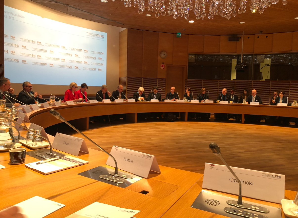 Sitzung der Arctic Security Roundtable in Helsinki